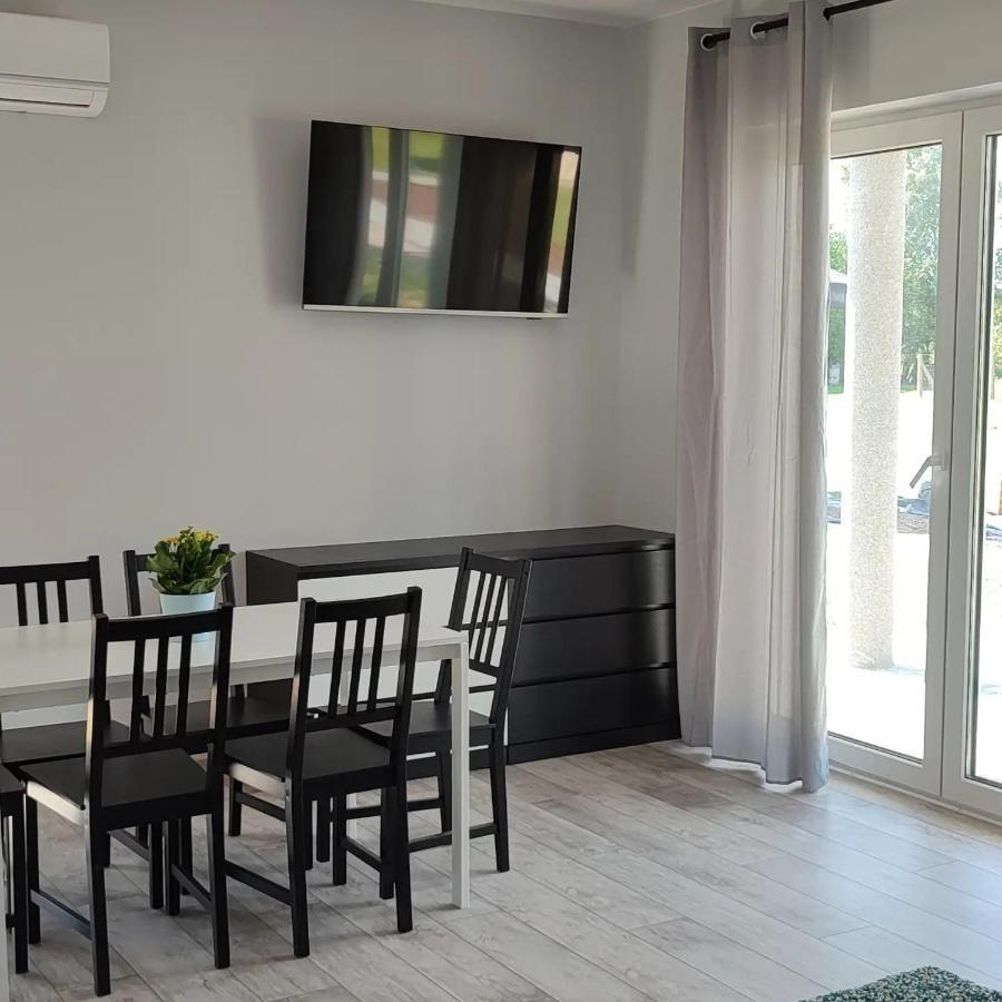 Apartamenty Wilga Z Calorocznym Jacuzzi I Letnim Basenem Extérieur photo